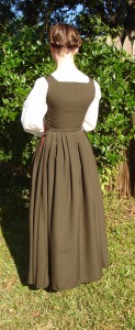 Green_brown_woolkirtle_Back